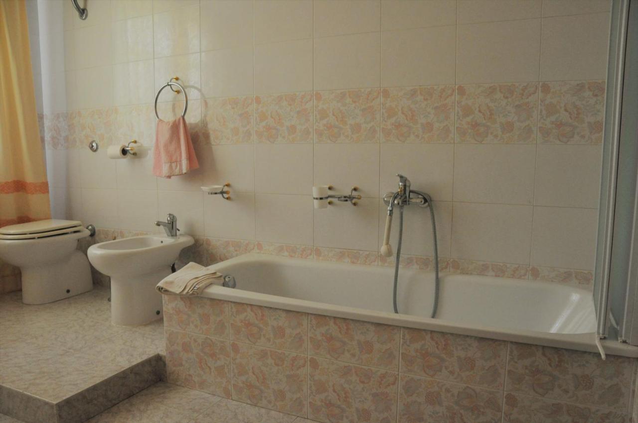 Affittacamere Sa Bratza Vacanze Domus De Maria Exterior foto