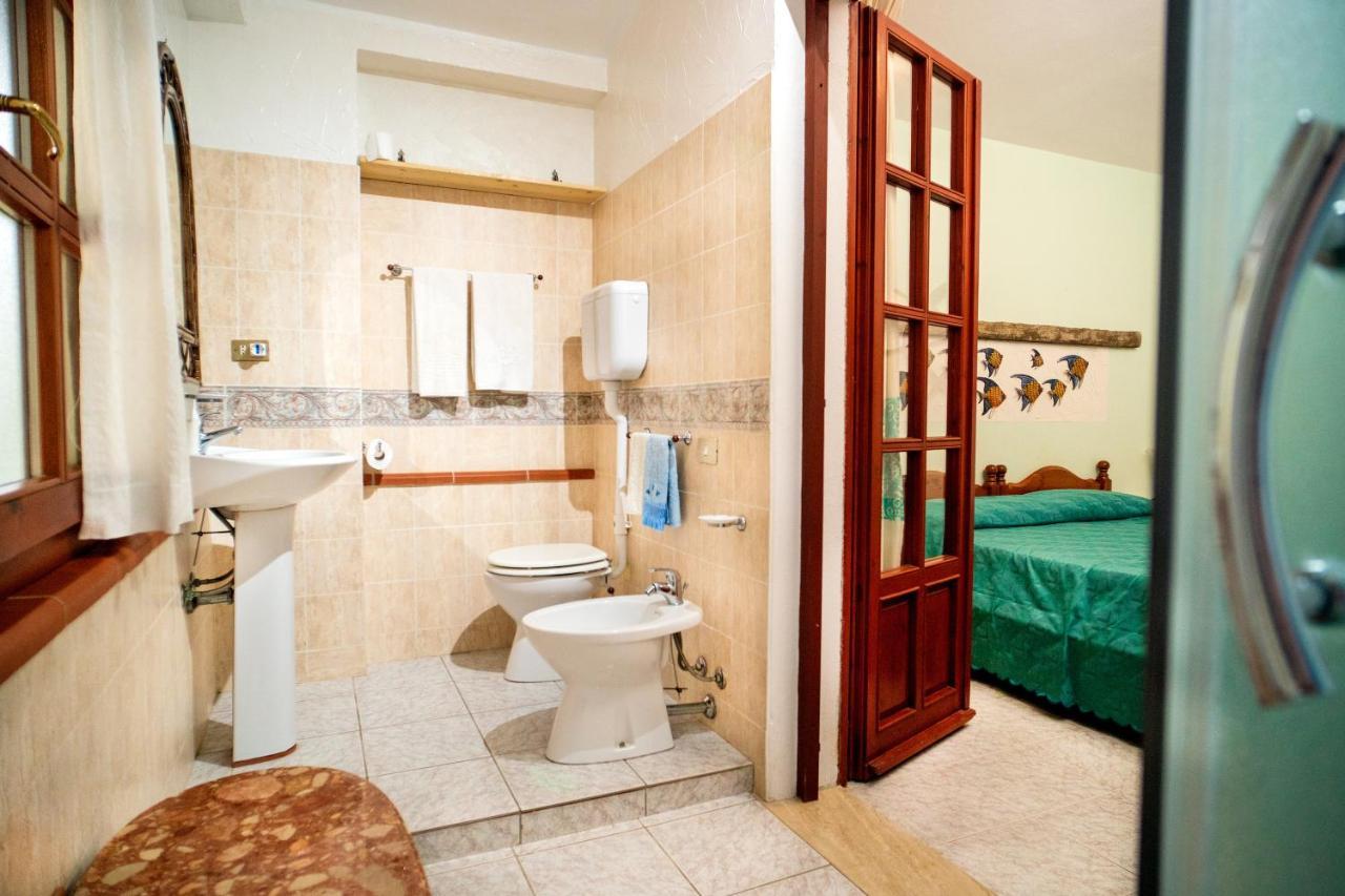 Affittacamere Sa Bratza Vacanze Domus De Maria Exterior foto