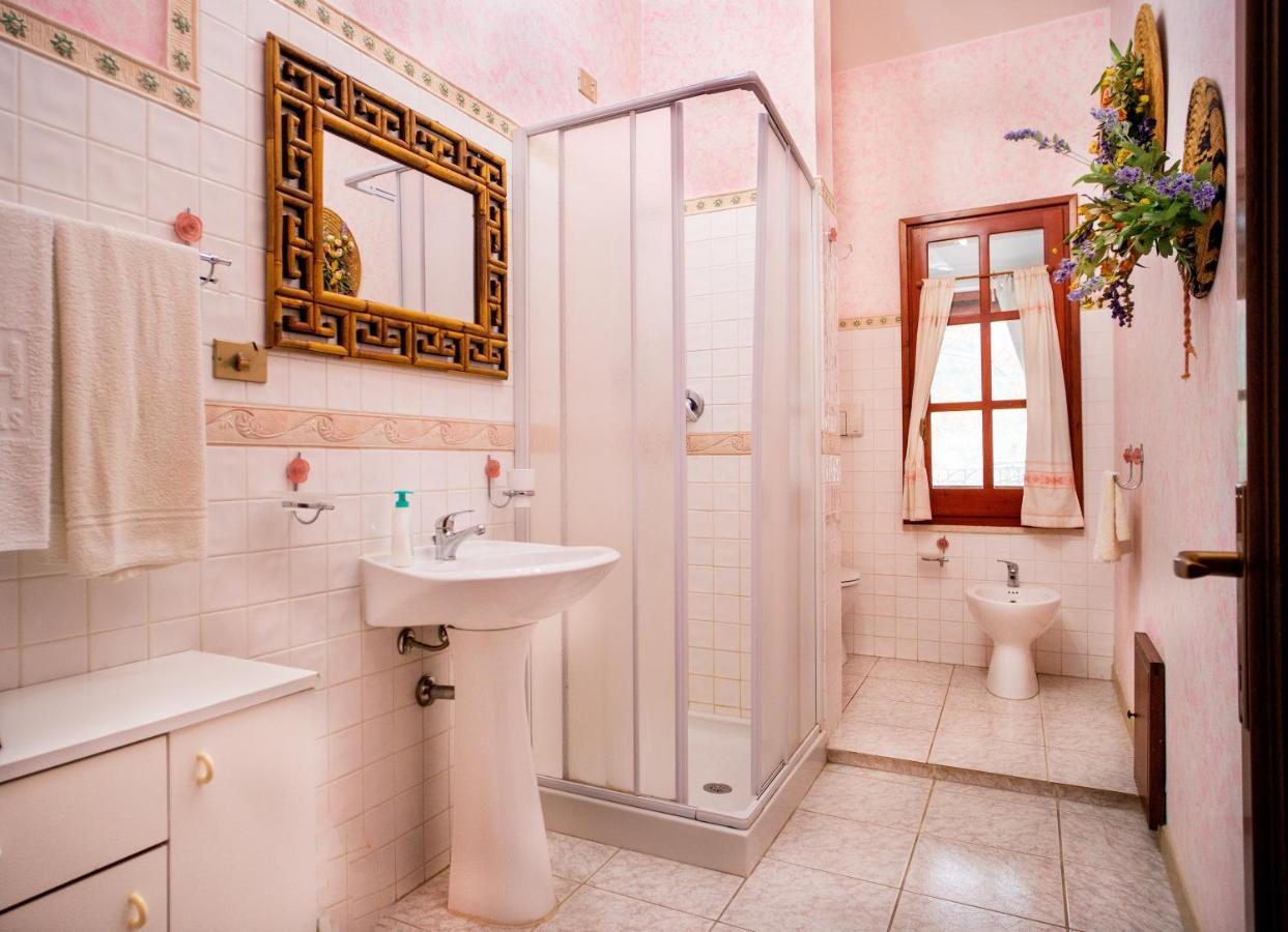 Affittacamere Sa Bratza Vacanze Domus De Maria Exterior foto